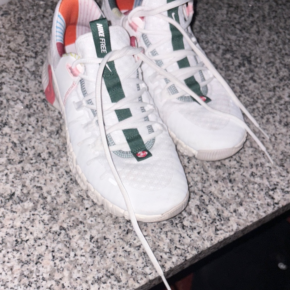 Nike Free White and Green Sneakers